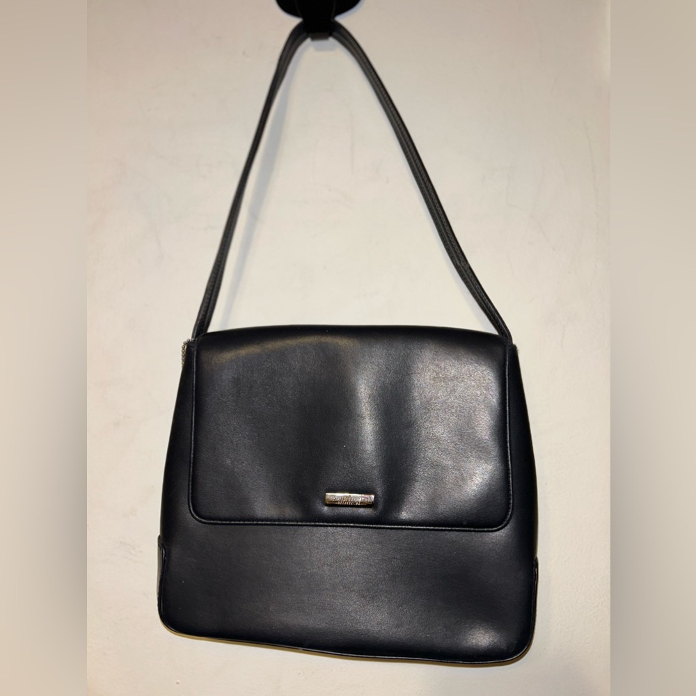 EUC Black Leather Kenneth Cole Purse